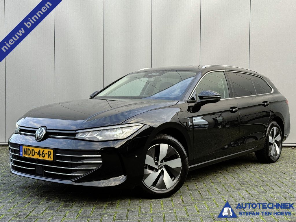 Volkswagen Passat Variant 1.5 eHybrid EINDEJAARSAANBIEDING Massagestoelen Life Trekhaak Camera Carplay Fabrieksgarantie