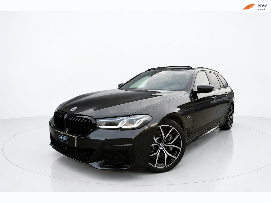 BMW 5-Serie Touring 530e M SPORT LASER PANO SFEER ACC NAP