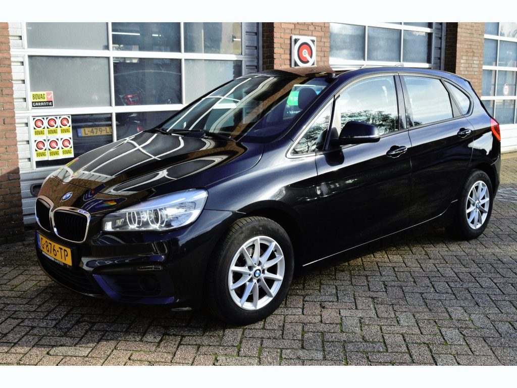 BMW 2-Serie Active Tourer 216d Luxury Trekhaak, Navigatie, Cruise, Airco, Leer