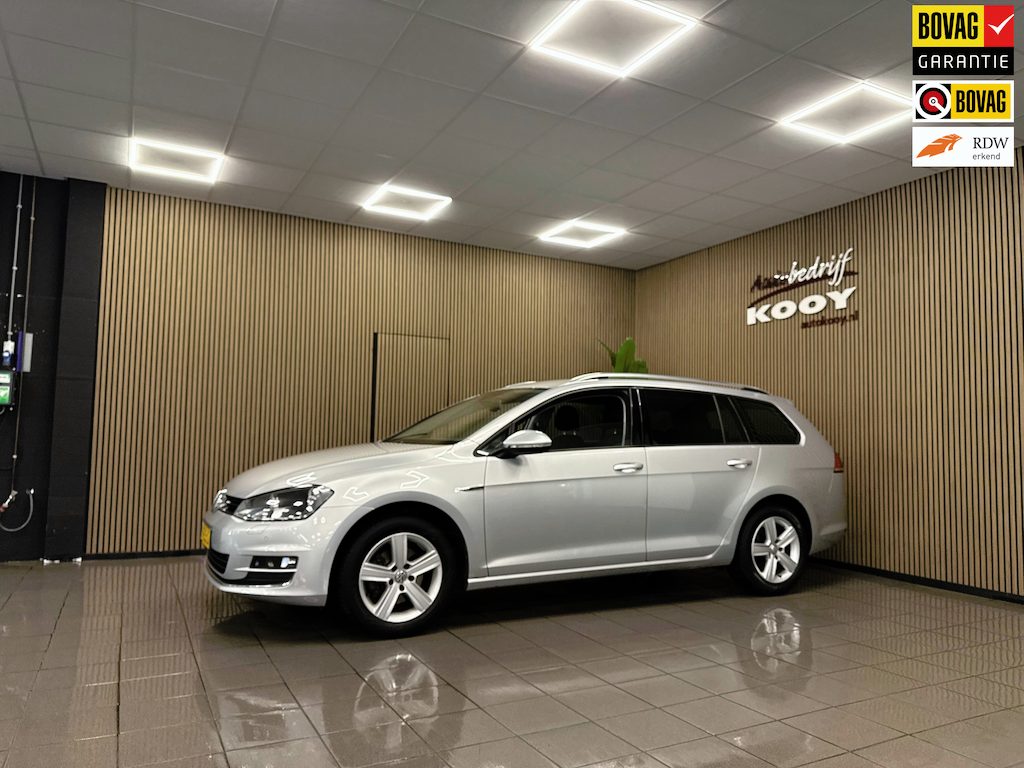 Volkswagen Golf Variant 1.2 TSI Business Edition * Automaat / Navigatie / Parkeersensoren / Trekhaak / NL Auto *