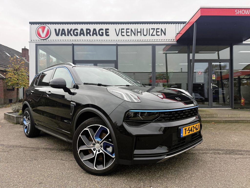 Lynk & Co 01 1.5|zwarte hemel|360 camera|rijklaar prijs
