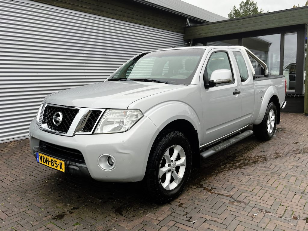 Nissan Navara 4x4 2.5 dCi LE King Cab motor schade