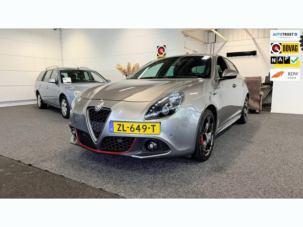 Alfa Romeo Giulietta 1.4 Turbo MultiAir Super, Cruise Control, Airco, Nav, Leer