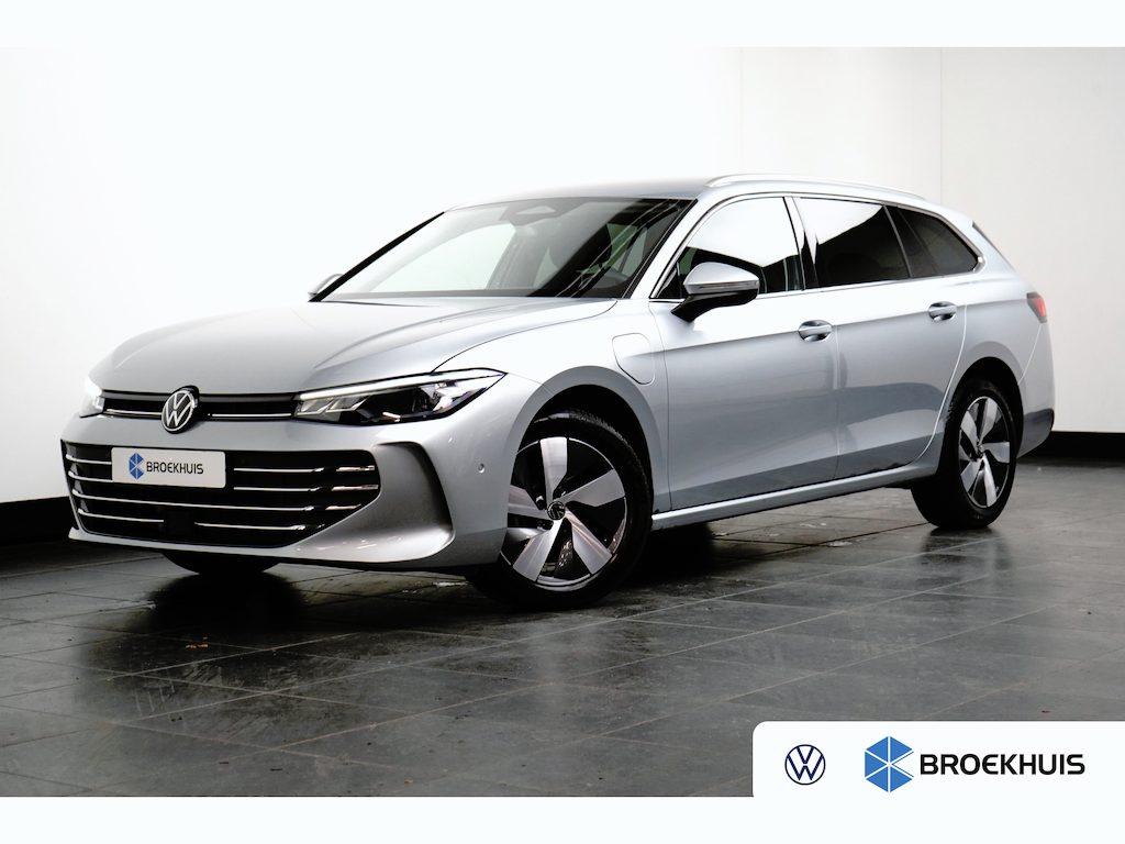Volkswagen Passat Variant 1.5 eHybrid 204PK DSG-6 Business | TREKHAAK | HUD | NAVIGATIE | STUUR + STOELVERW. | MASSAGESTOELEN