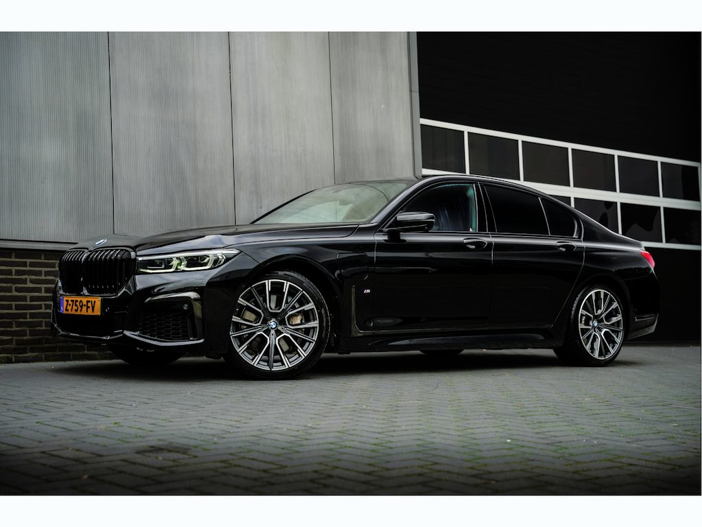 BMW 7-Serie 745e 395 pk High Executive M-Sportpakket /LED-Koplamp/ Keyless/ Lucht-Vering/ Soft-Close/ Rear-Ent./ Head-Up/ 4-Wielsturing/ 360-Camera/ 20'' LMV