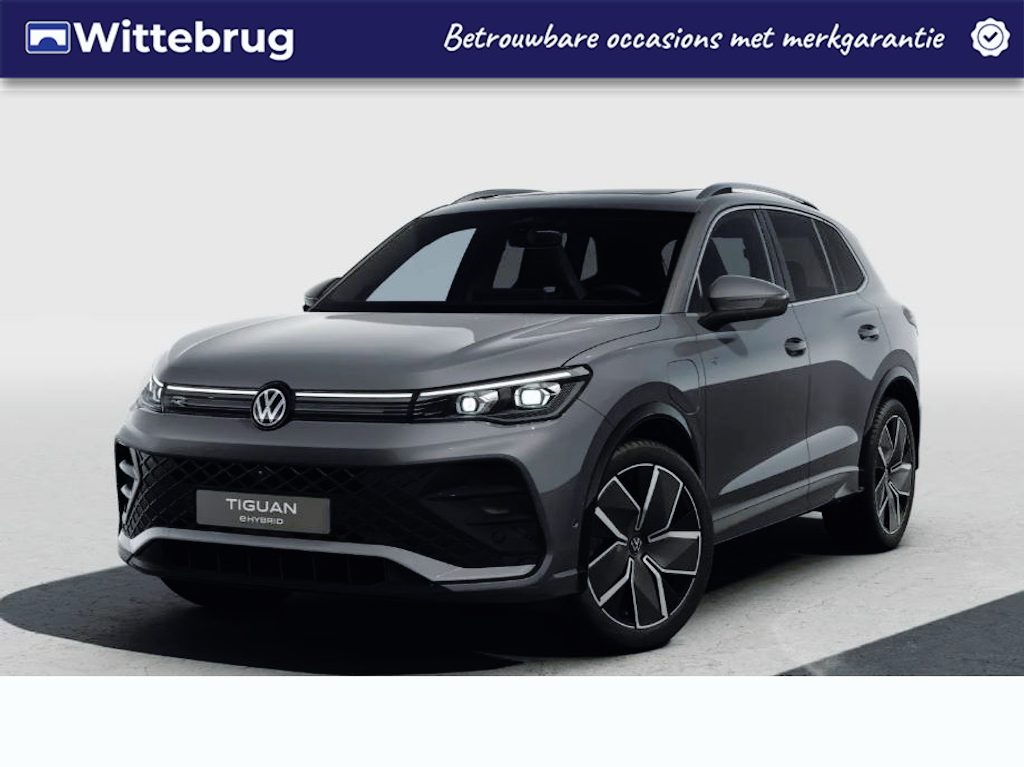Volkswagen Tiguan 1.5 eHybrid 272PK DSG R-Line Edition / Resterende Fabrieksgarantie tot 6-7 2030 / Trekhaak / Panoramadak / Head-up Display / 20'' LMV / VW