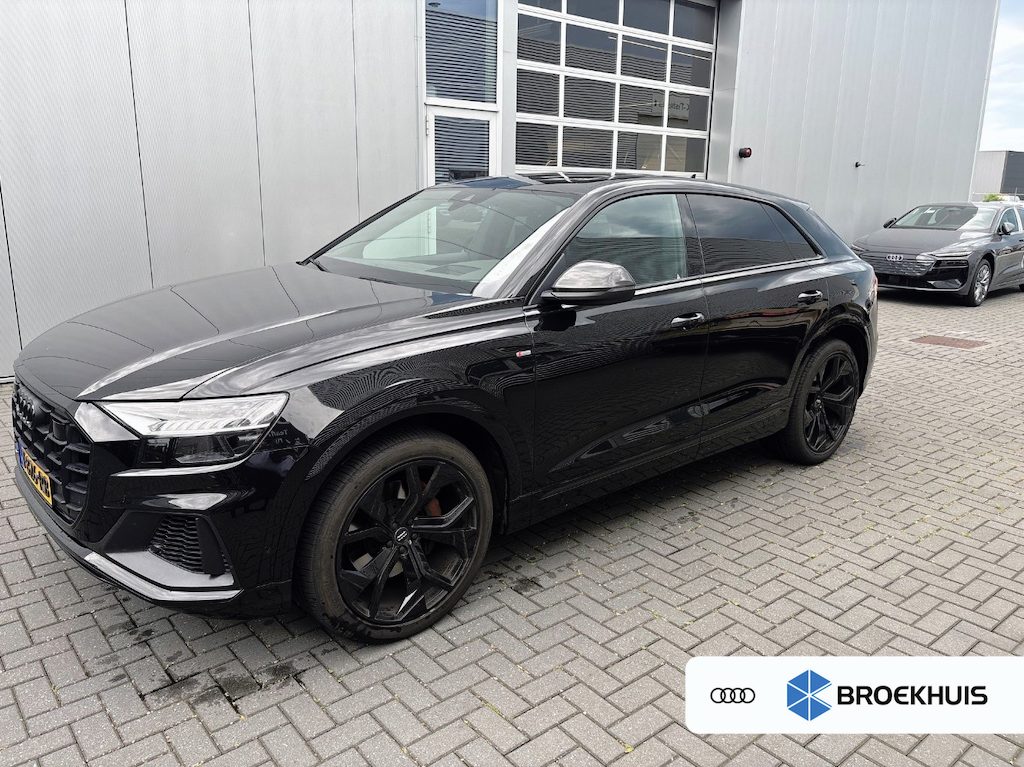 Audi Q8 55 TFSI quattro Pro Line S 340PK | Trekhaak | Panoramadak | Stoelventilatie&Massage | Carbon Interieur | Rode Sticksels