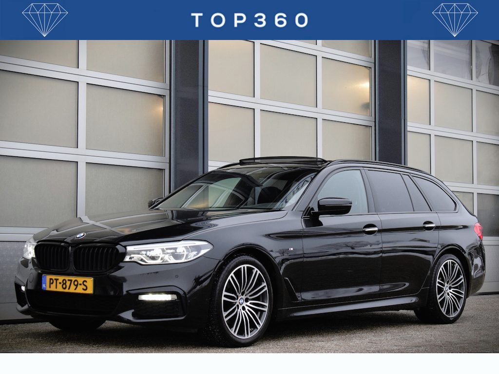 BMW 5-Serie Touring 520i High Ex. M-Sport | Pano | Leer | El. Trekhaak | OrigNL | NAP