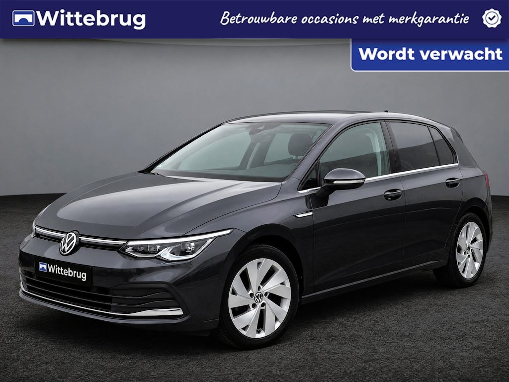 Volkswagen Golf 1.5 eTSI 130pk Style DSG Automaat Trekhaak / 17"LM velgen / Parkeersensoren / App-connect / Navigatie