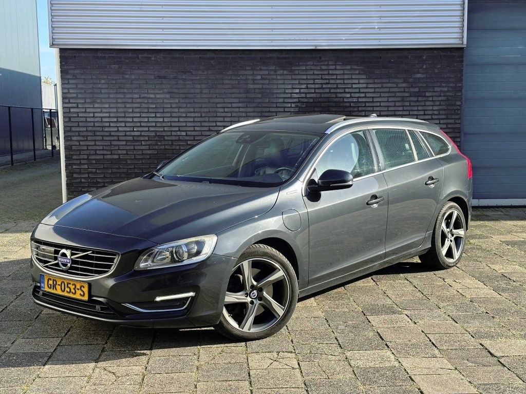 Volvo V60 2.4 D6 AWD Plug in Hybrid Summum Full Options