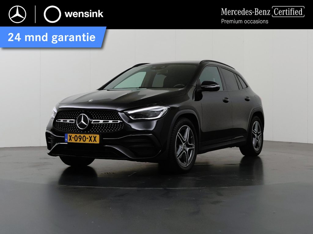 Mercedes-Benz GLA 200 AMG Line | Night | Trekhaak | Panoramadak | Widescreen | Stoelverwarming | Sfeerverlichting | Achteruitrijcamera |