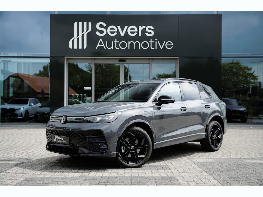 Volkswagen Tiguan 1.5 eHybrid R-Line | 272 PK | Panoramadak | Trekhaak | Comfort Pakket | Apple Carplay/Android Auto | LED koplampen adaptief |