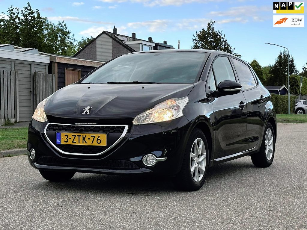 Peugeot 208 1.2 PureTech Style Start niet !! 5DR*Navigatie*Cruise*Airco*NAP*LM velgen*Dealer onderhouden*Distributie VV*