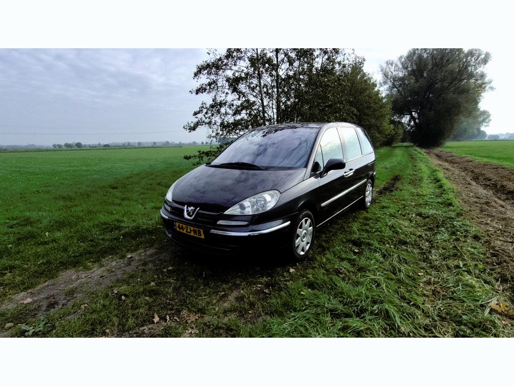 Peugeot 807 2.0 ST