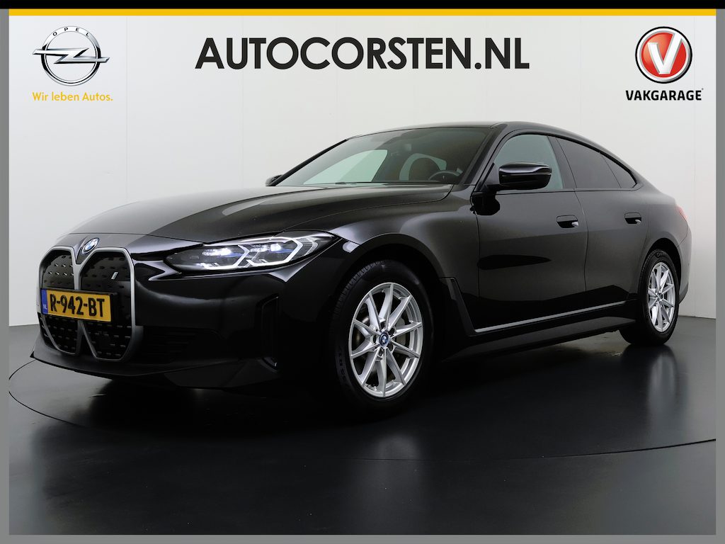 BMW i4 eDrive40 340PK 84kWh High Executive SOH 94% Leder Sportstoelen+Verwarmd Head-Up Display Camera Navi 3-Zone Ecc Live cockpit pro Laserlicht Elek.Achterklep Privacy Glas Isofix Wifi Bluetooth DAB Regen/Lichtsensor Draadloze lader 1e Eigenaar Dealeronderhouden Origineel Nederlandse Auto