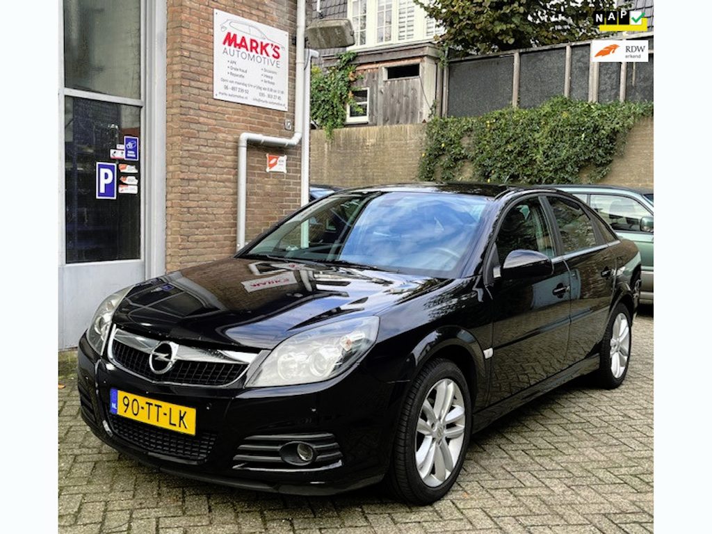 Opel Vectra GTS 2.2-16V Executive