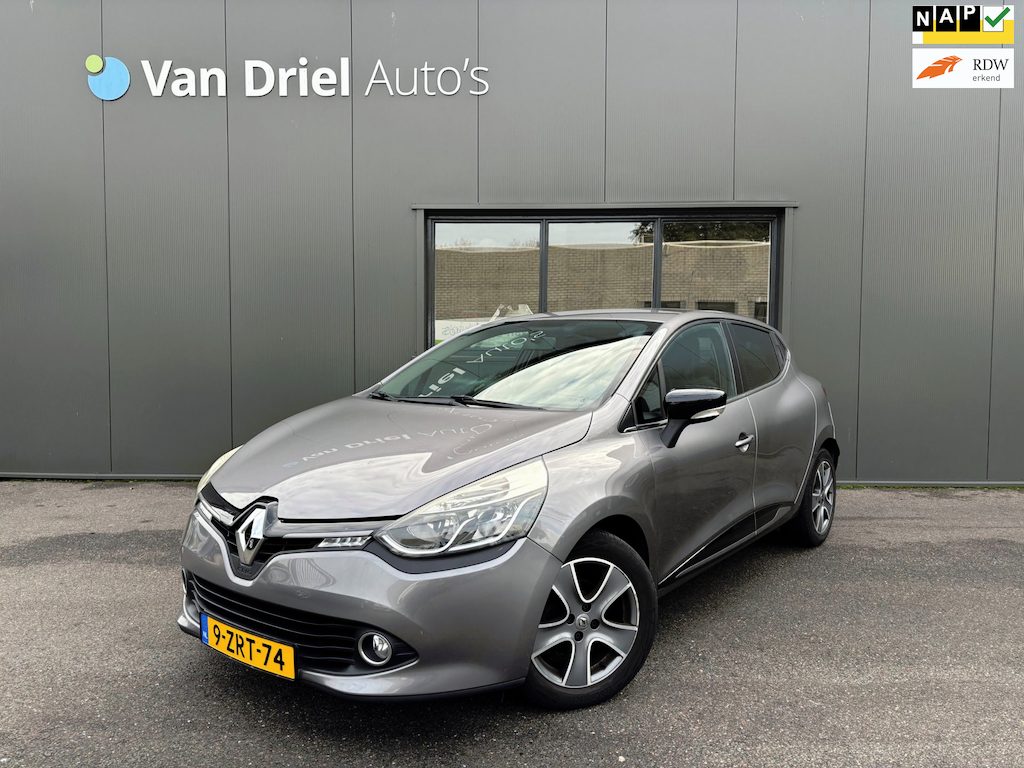 Renault Clio TCe 90 Night&Day / Navigatie / Parkeersensoren achter!