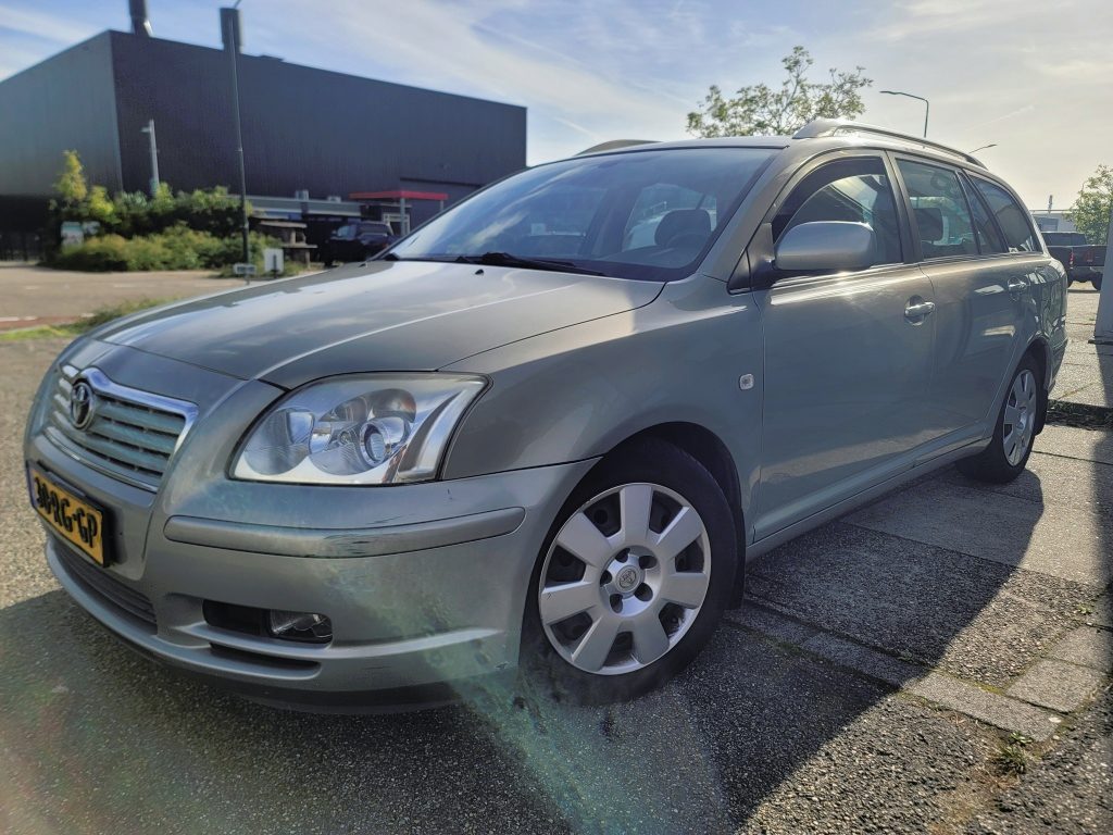 Toyota Avensis Wagon 2.0 VVTi Linea Luna