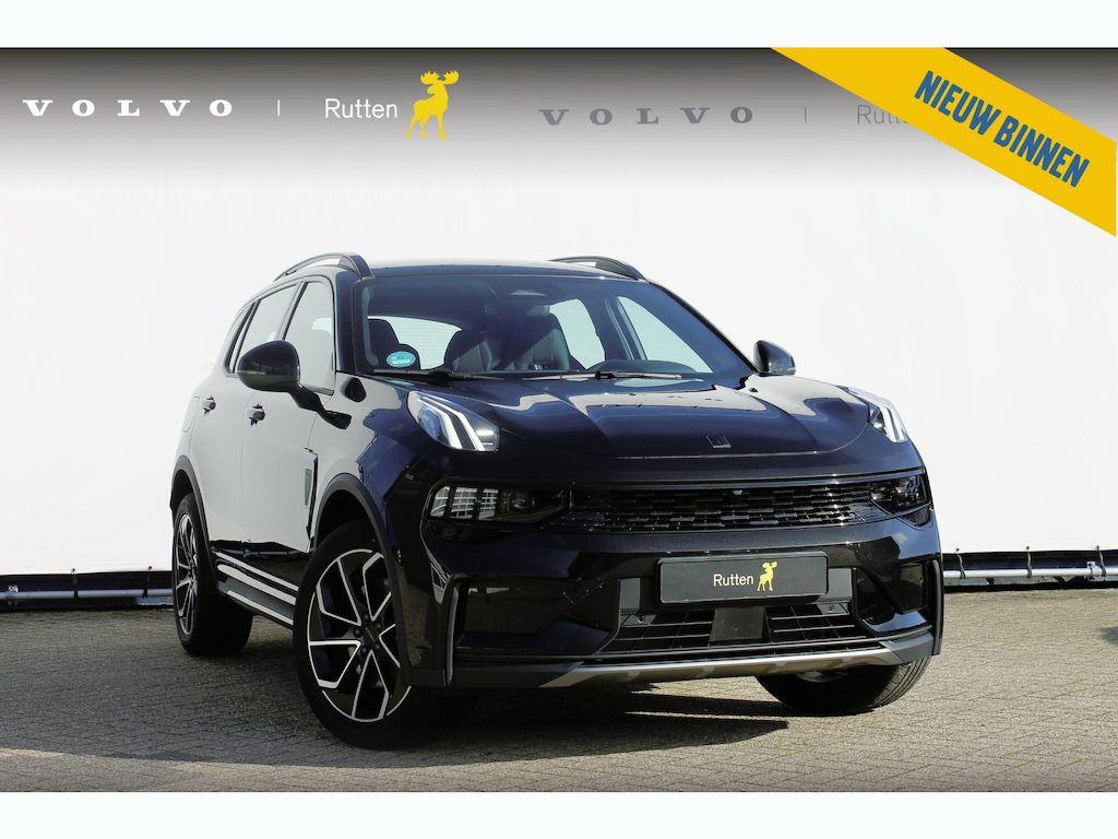 Lynk & Co 01 276PK Automaat Core / Adaptieve cruise control / Stoel - en stuurwielverarming / Parkeersensoren met camera / Apple carplay /Metallic lak / 19" lichtmetalen velgen