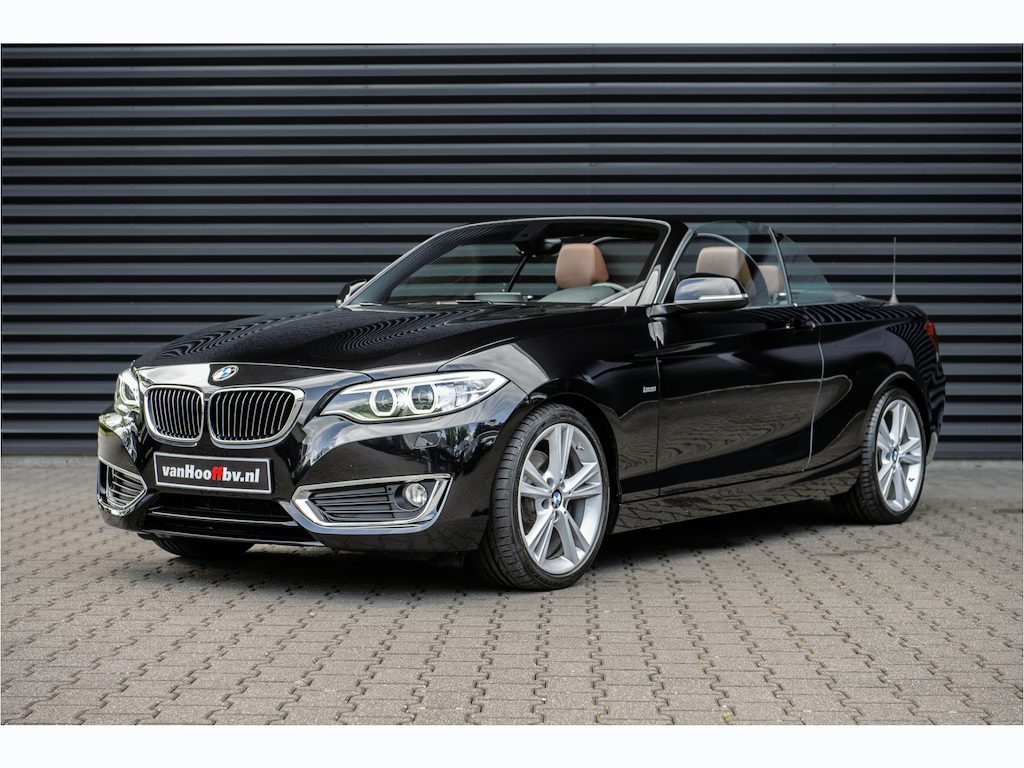 BMW 2-Serie Cabrio 220i Luxury Line Xenon - M Sport stuurwiel - Sportstoel
