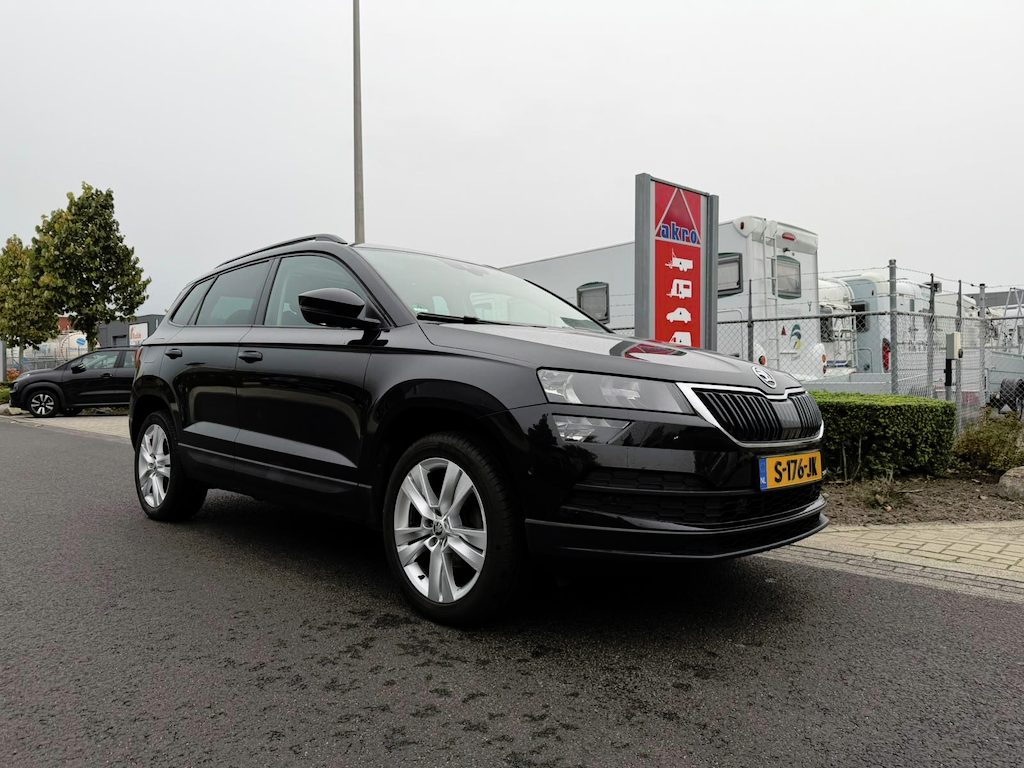 Skoda Karoq 1.5 TSI ACT Style Business | PANO | Carplay | Elektrische Achterklep | Keyless | Camera | Trekhaak | Cruise Control
