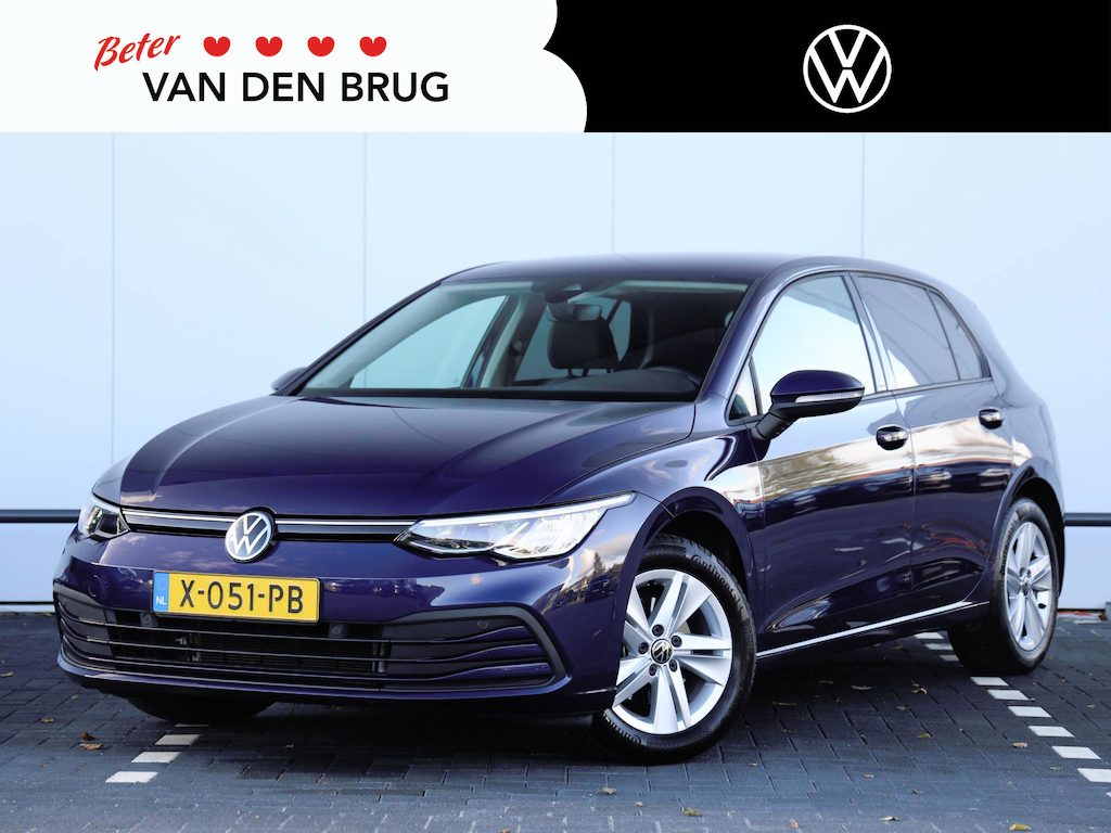Volkswagen Golf 1.0 TSI Life 110pk | Dealer onderhouden | LED | Navigatie | Achteruitrijcamera | Cruise control | Stoel- & Stuurverwarming | Climate control | Draadloze telefoonlader |