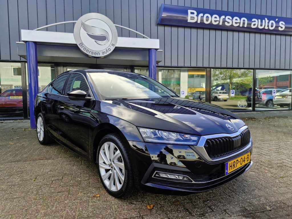 Skoda Octavia 1.4 TSI iV PHEV | 204 PK | 1e eigenaar | 3300 KM | Automaat | Adaptieve Cruise Control | Dodehoek |