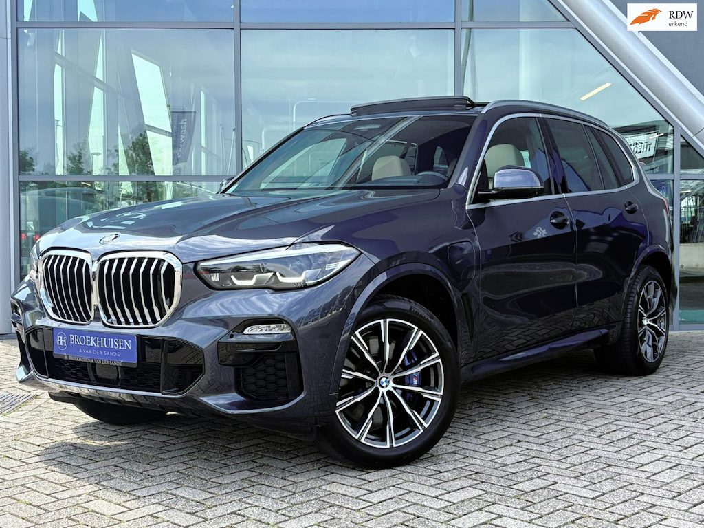 BMW X5 XDrive45e High Executive M sport 394pk Trekhaak / Stoelventilatie / Tv Schermen