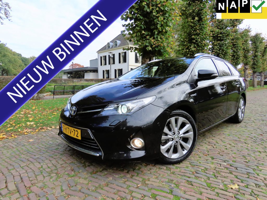 Toyota Auris Touring Sports 1.8 Hybrid Lease Pro Automaat Panoramadak Achteruirijcamera Stoelverwarming Xenon Keyless Leer/Stof Pdc Lm Velgen Pdc Trekhaak***Dealer Ondrhouden***