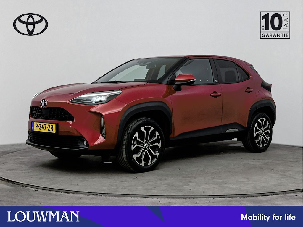 Toyota Yaris Cross 1.5 Hybrid Dynamic + | Dodehoek detectie | Stoel+stuurverwarming | Parkeersensoren voor+achter | LED Matrix | Trekhaak | Navigatie | Apple CarPlay/Android Auto | Cruise Control Adaptive | Draadloze telefoonlader