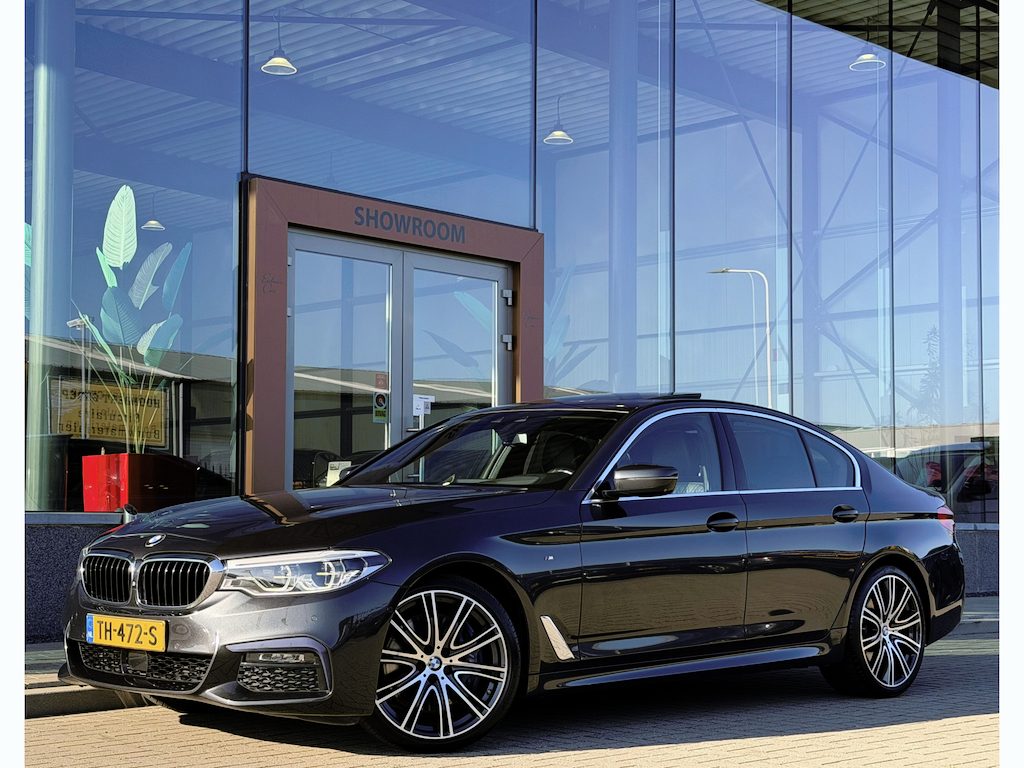 BMW 5-Serie 540i xDrive M-Sport | Harman Kardon | ACC |Schuif/Kanteldak | Memory | Stoel/Stuurverwarming | Sfeerverlichting | Achteruitrijcamera | HUD |