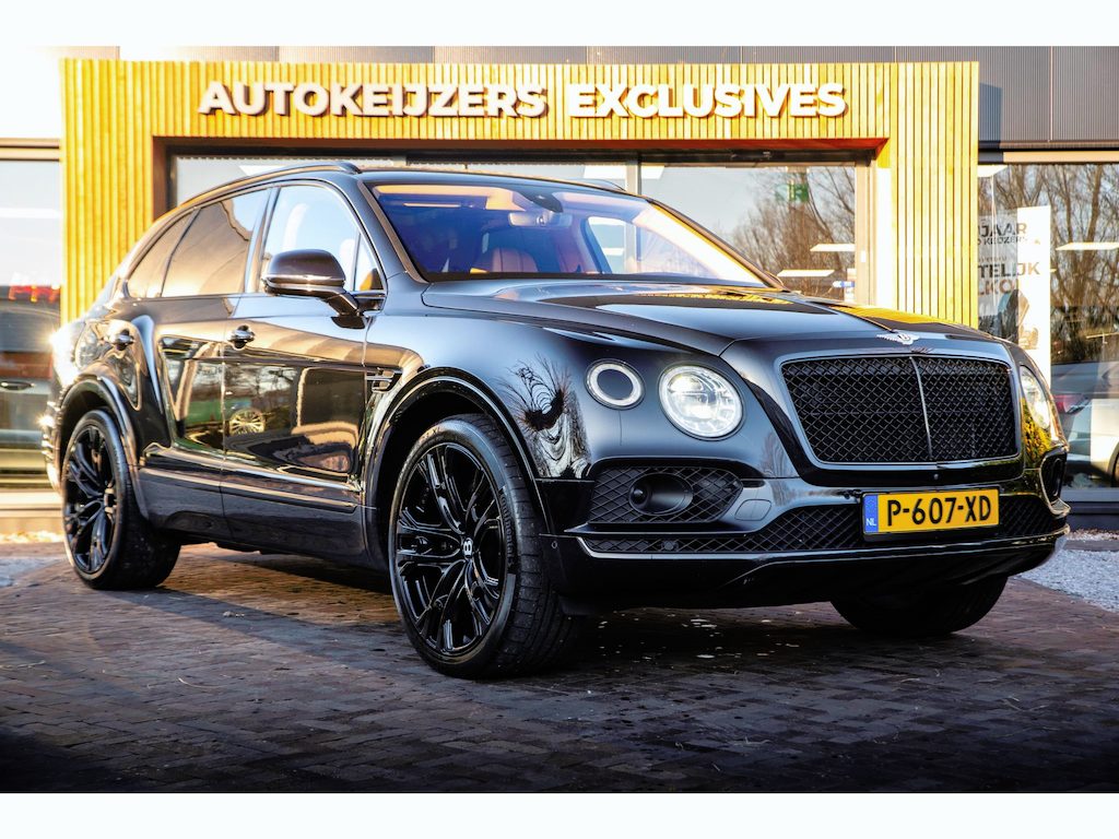 Bentley Bentayga 6.0 W12 black on black Panodak Leer Massage 360 Cam. DAB+ W12