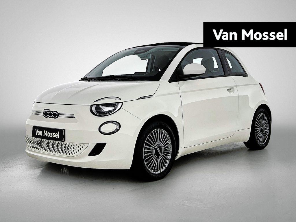 Fiat 500e Icon | SOH: 95,25% | Apple Carplay/Android Auto | Parkeersensoren Achter | Stoelverwarming