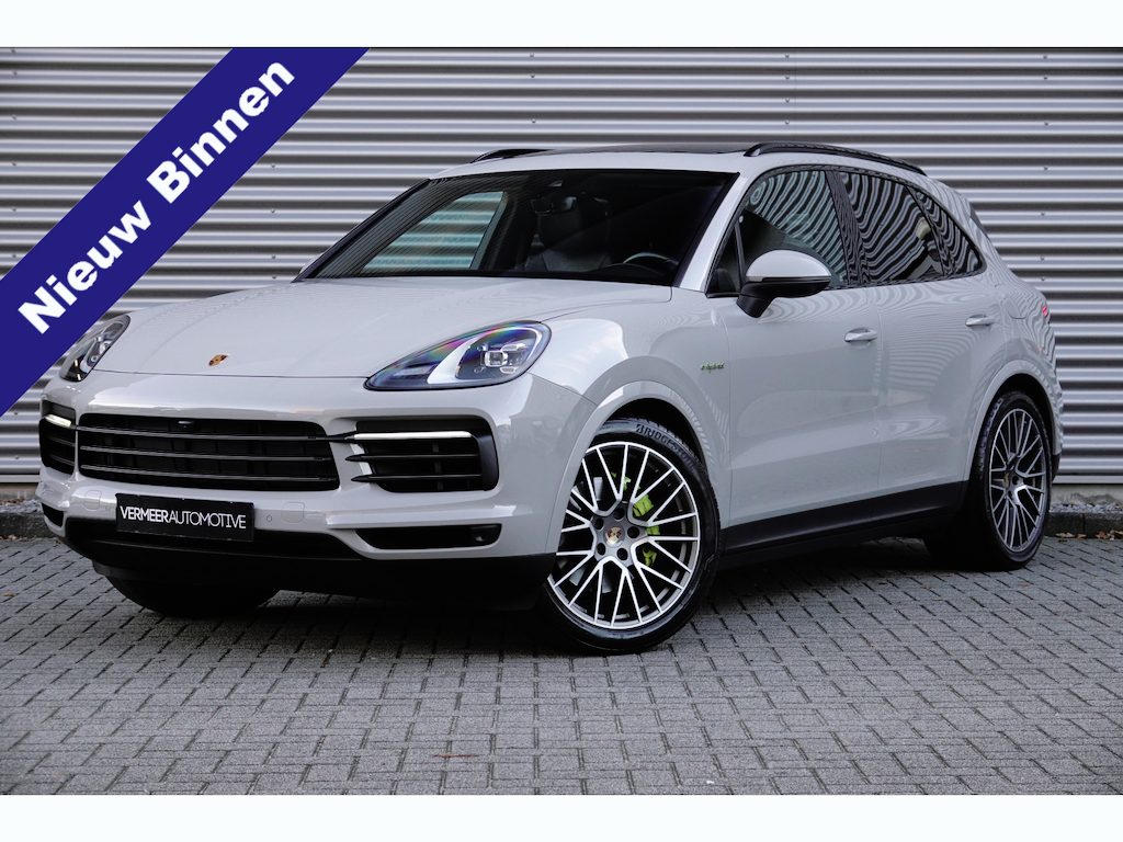 Porsche Cayenne 3.0 E-Hybrid Platinum Edition Sport Chrono | Panodak | Krijt | Bose | Luchtvering | 360 |