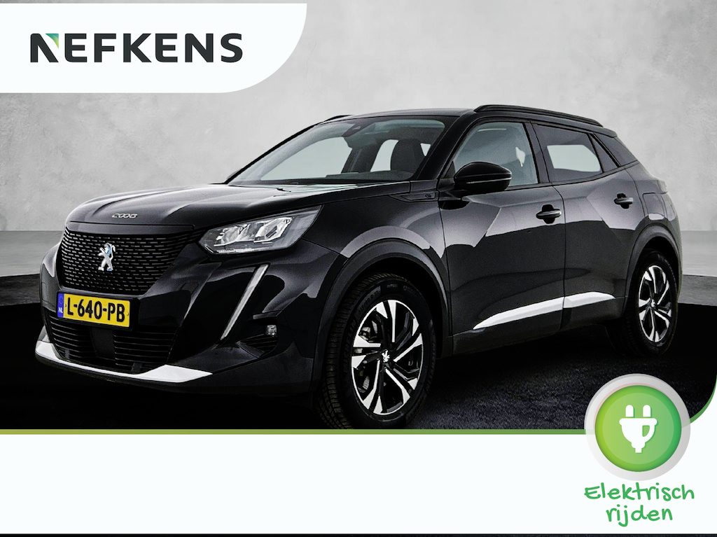 Peugeot e-2008 SUV EV Allure Pack 50 kWh 136pk | Accu 91% | Navigatie | Achteruitrijcamera | 3D Cockpit | Climate Control | Cruise Control | Parkeersensoren | Stoelverwarming | Keyless start | Bluetooth | Apple CarPlay / Android Auto | DAB+ radio | Elektrisch inklapbare spiegels | Donker getint glas | 17" lichtmetalen velgen |