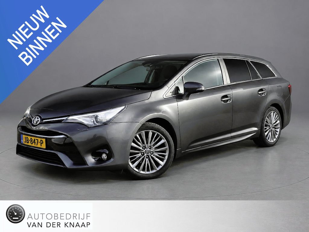Toyota Avensis Touring Sports 1.8 VVT-i Aspiration | Clima | Cruise | Multimedia/Navi | Stoelverwarming | PDC + Camera | Trekhaak |