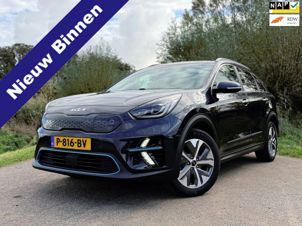 Kia Niro EV E-Niro ExecutiveLine 64 kWh Automaat / SOH 98% / JBL / Leder / Camera / CarPlay-Android Auto / Stuur-/Stoelverwarming / ACC /