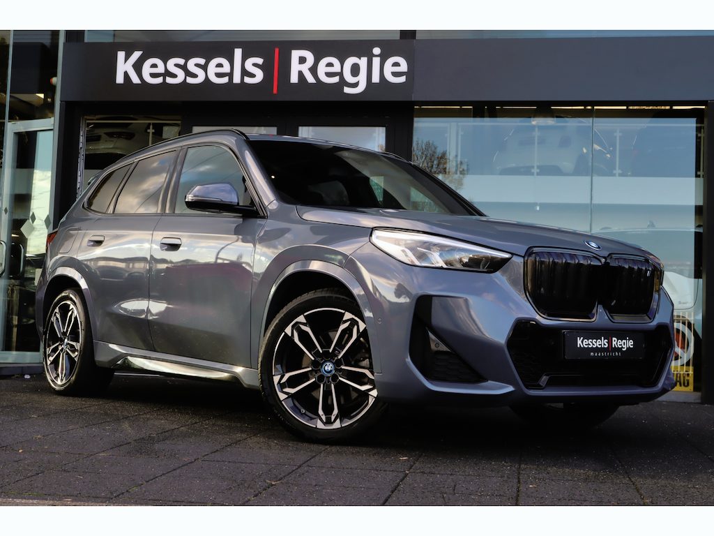 BMW iX1 xDrive30 M-Sport 67 kWh | Pano | SOH 94% | Elec.trekhaak | H&K | 19" | Camera | BLIS | ACC