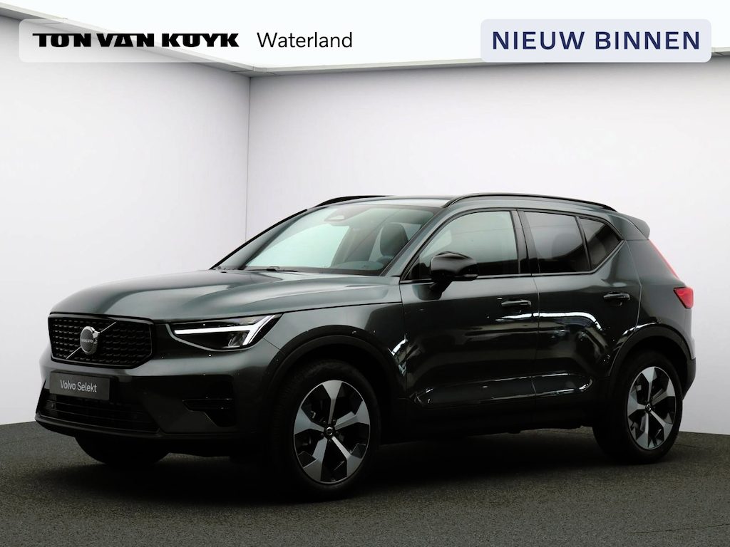 Volvo XC40 2.0 B4 Plus Dark Automaat / Panoramadak / Trekhaak / Nubuck-Microtech bekleding / All-seasonbanden