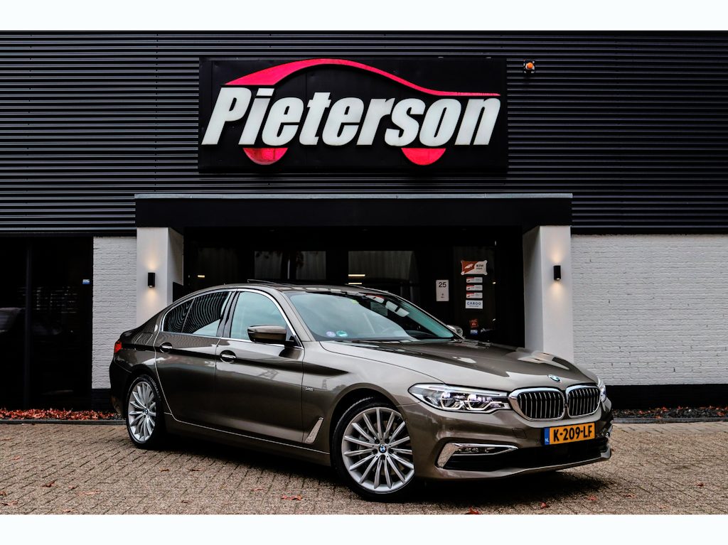 BMW 5-Serie 540i xDrive PANO SOFTCLOSE H&K MASSAGE VOL OPTIE