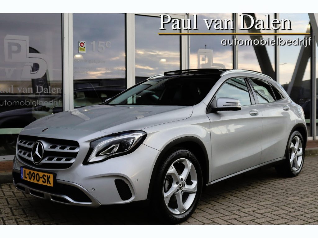 Mercedes-Benz GLA 180 AUTOMAAT SPORT EDITION Panodak | Afn.Trekhaak | Electr.Klep | Sportstoelen | Stoelverw. | Keyless Start | 18 Inch Lm |
