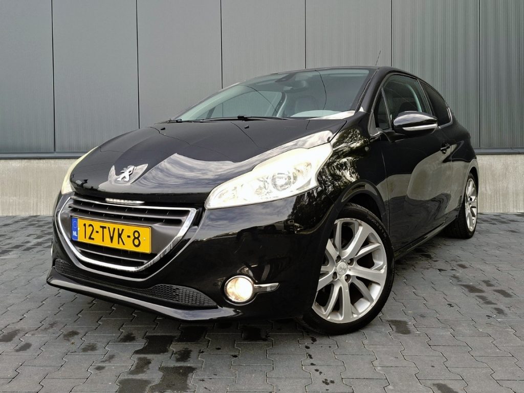 Peugeot 208 1.6 VTi Allure | Trekhaak | Bluetooth | NAP | Lederen bekleding | Parkeersensoren |