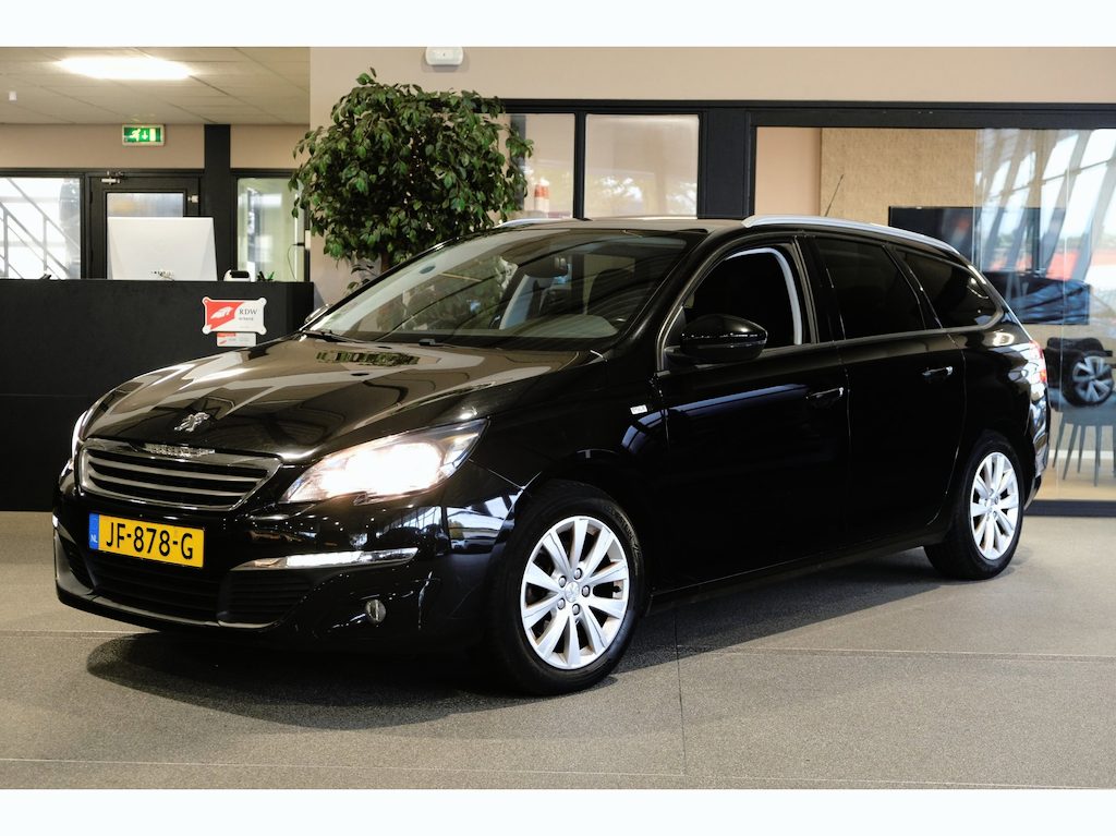 Peugeot 308 SW 1.2 PureTech Style Pano Navi Cruise PDC