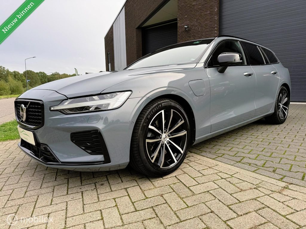 Volvo V60 2.0 T6 Plug-in hybrid AWD Plus Dark