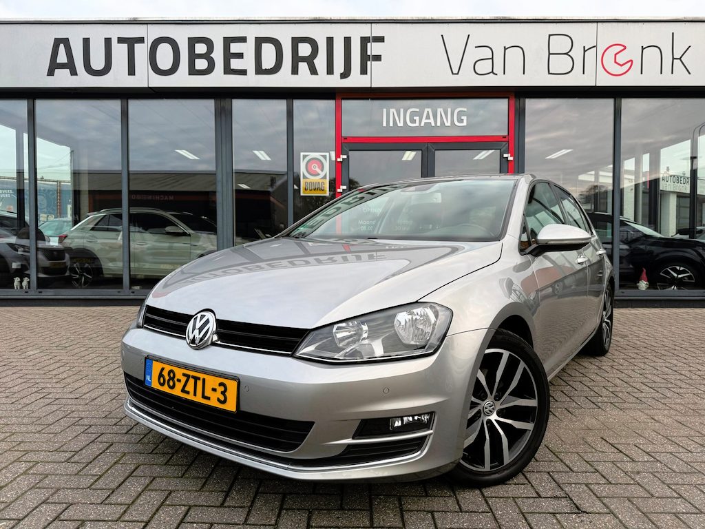Volkswagen Golf 1.4 TSI ACT Highline | Trekhaak | Lane Assist | Cruise