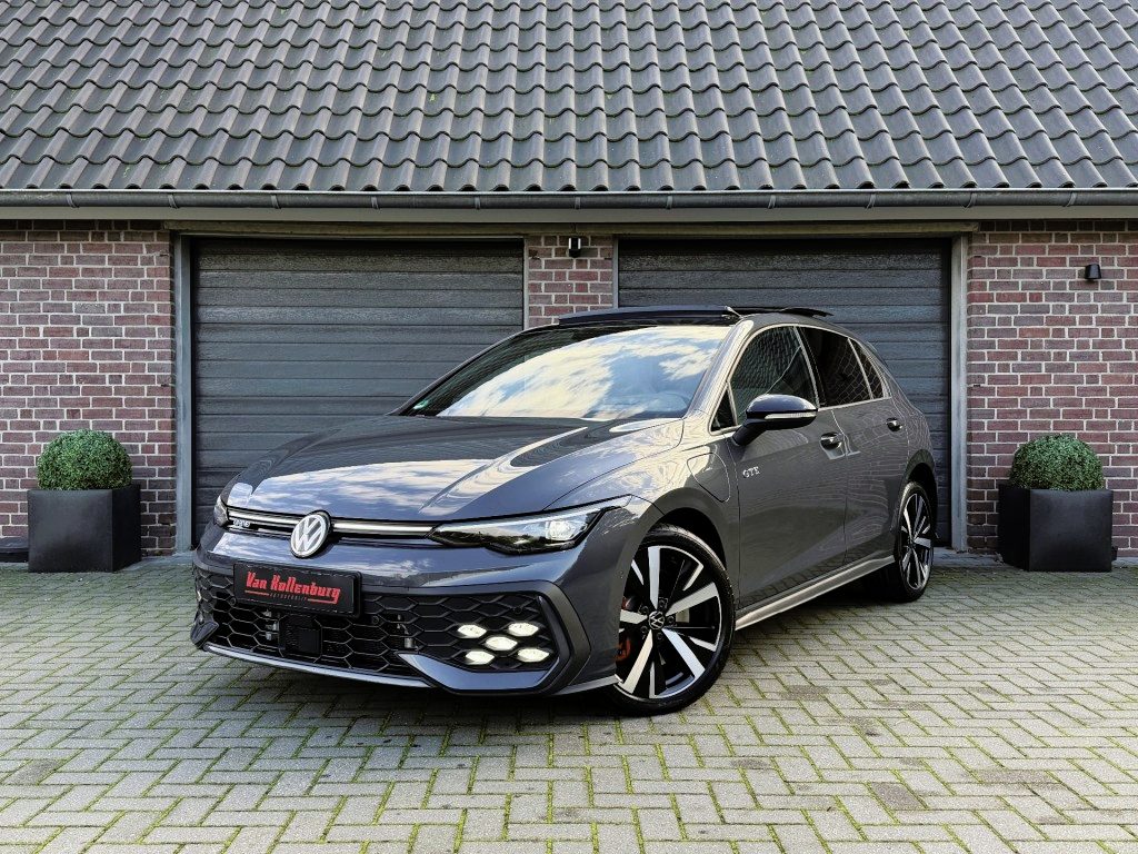Volkswagen Golf GTE 1.5 E-HYBRID 272PK PANO VIENNA LEDER HUD IQ