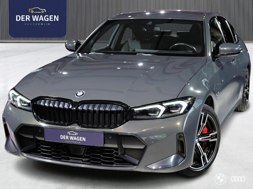 BMW 3-Serie 330e M-Sport PRO / ACC / LEDER / HEAD UP / HARMAN KARDON / EL STOEL MET GEHEUGEN / VERW STOEL- & STUUR