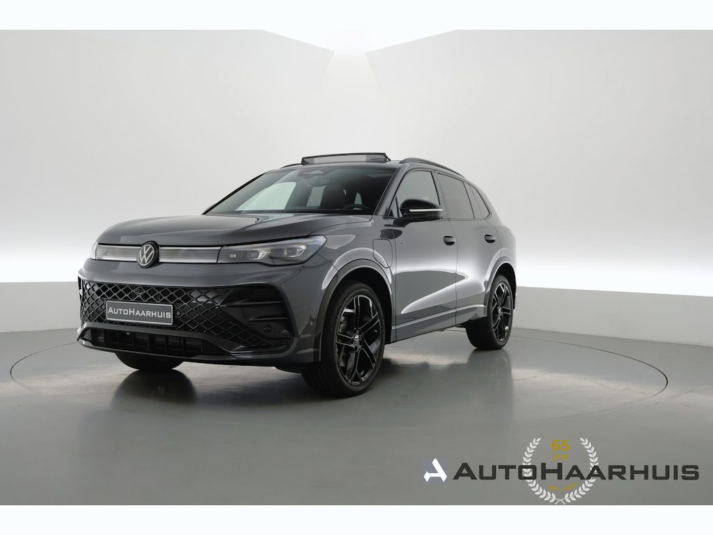 Volkswagen Tiguan 1.5 eHybrid R-Line Edition | Rijklaar! | Pano | Trekhaak | HUD | Adapt. Cruise | Keyless | IQ Light | 360cam | Dodehoek |