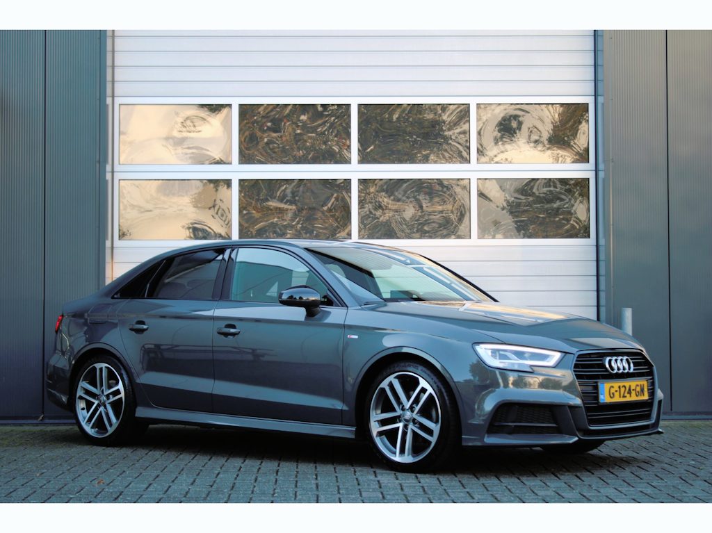 Audi A3 Limousine 35 TFSI CoD Advance Sport Automaat Cruise/Virtual/Stoelverwarming/Carplay/PDC/LED/Navi/Bluetooth/18"LM/Trekhaak