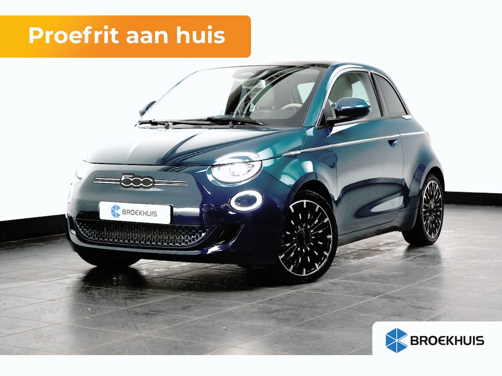 Fiat 500e La Prima 42 kWh 3+1 Panorama Dak | Adaptieve Cruise | Parkeersensoren Voor + Achter | Camera | 17" Lichtmetaal | Achteruitrijcamera | Airco (automatisch) | Apple Carplay/Android Auto|telefoonintegratie premium
